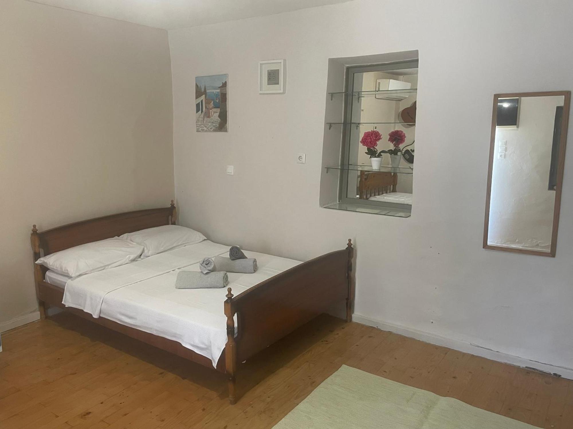 Leonidas Apartments 1 スパルティ エクステリア 写真